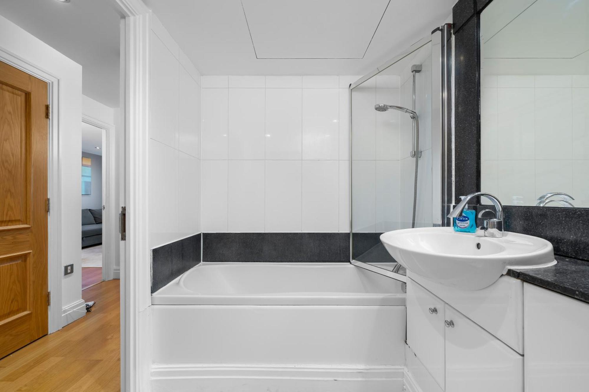 Modern Paddington Station 2 Bedroom Apartment ロンドン エクステリア 写真